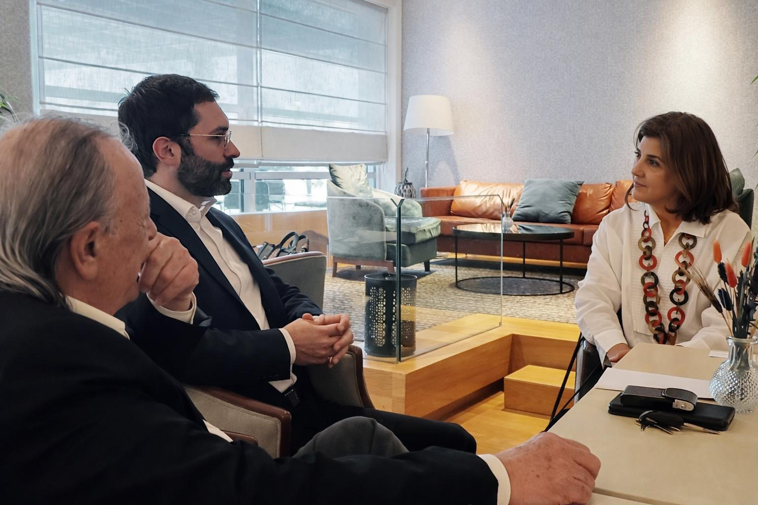 Αυτά συζητήσαμε με τη Μαρία Ολγκίν – Η νεκρή ΔΔΟ, η βολεμένη «κοινωνία των πολιτών» και η ισχνή παρουσία του ΟΗΕ στην Κύπρο – Άρθρο στο philenews.com